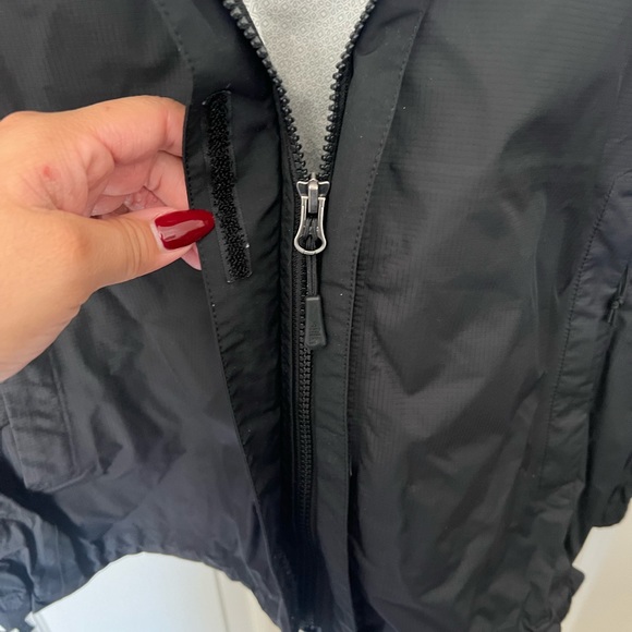 North Face Windbreaker Jacket - Picture 5 of 5